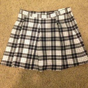 BLACK AND WHITE Plaid/Tartan Skirt